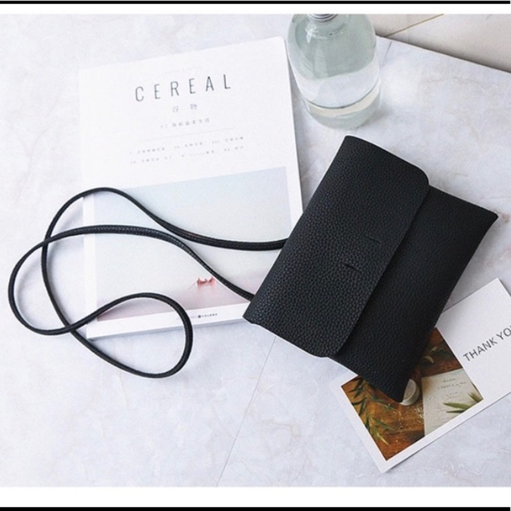 LOW STOCK! 🔥 Black faux leather mini crossbody